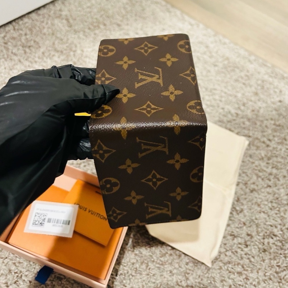 Louis Vuitton Brown Monogram Box - Picture 3 of 7